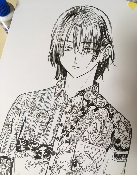 塗る前の線です〜、せっかくなので全部撮ってみました
柄描くの楽しかったな〜、!
原稿の合間にちょこちょこ描いてるんだけど、気分転換になって結構楽しい〜、 
