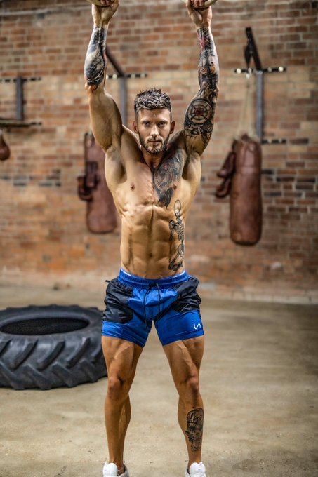 Rt if you like my shorts https://t.co/SUI2WSwaqZ