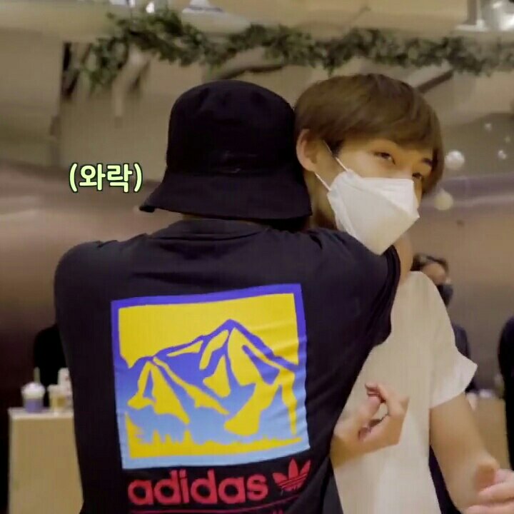 ka FINALLY MEET KYUNGSOO🐣🐧 tweet media