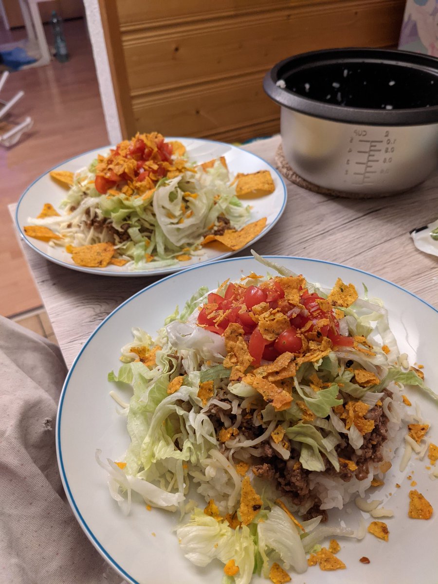 miyu_nanami's tweet photo. @neo_tokyo_shop @hakoyabento #NeoBento Es schmeckt allen immer sehr gut, also denke ich mal, dass meine Kochkünste nicht schlecht sind xD https://t.co/vM9OFWabxV
