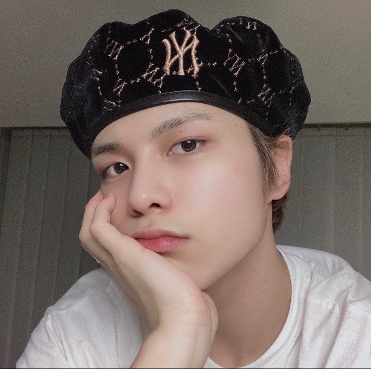 ELASTofficial's tweet image. 활동 끝난 기념 무대 메이크업과 생얼 😝

#ELAST #엘라스트 #예준 #yejun