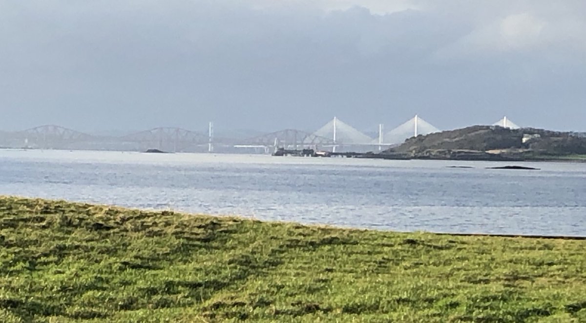 My view on the dog walk today 😍😍 
#LoveWhereILive
#forth #burntisland #queensferrycrossing