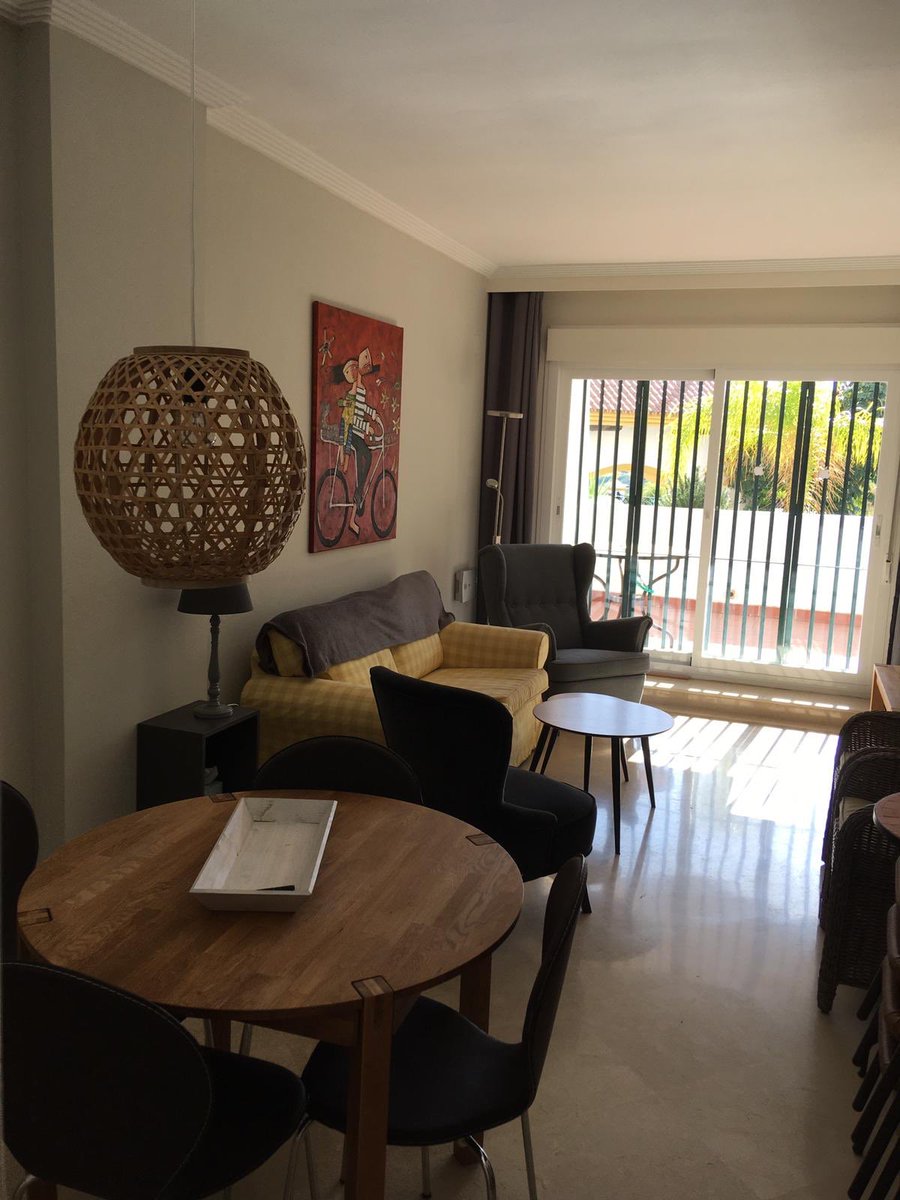 Tijd om voorjaar en zomer plannen te maken. Kijk op <a href="/MicazuNL/">Micazu</a> snelcode 24852 voor alle details over dit comfortabele appartement met 2 slaapkamers en 2 badkamers.