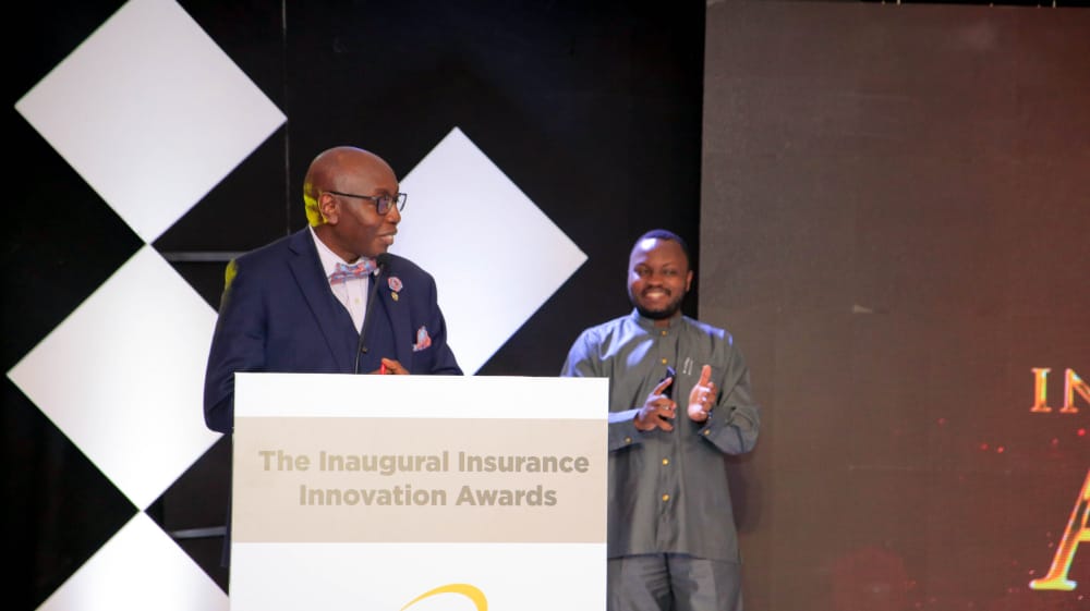 uwizeyeblair's tweet photo. Chief Executive Global Consulting Services applauds chair of judges, Justice Geoffrey Kiryabwire during the Uganda Insurance Innovation Awards 2020 at the serena hotel yesterday.
@minetuganda
@PrudentialUG
@housingfinanceU
@iceauganda
@dtb_uganda
@Alliance_UG
#InsuranceAwardsUg https://t.co/py9CtM1xNQ