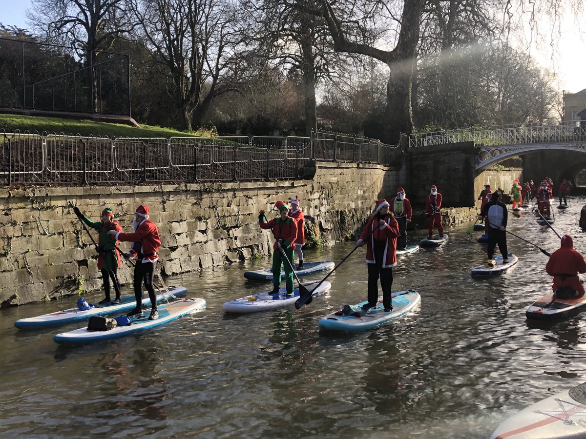 What do you call a group of paddle@boarding Santa’s in Bath? ⁦<a href="/bestofbath/">bestofbath</a>⁩ ⁦<a href="/BathLifeMag/">Bath Life</a>⁩