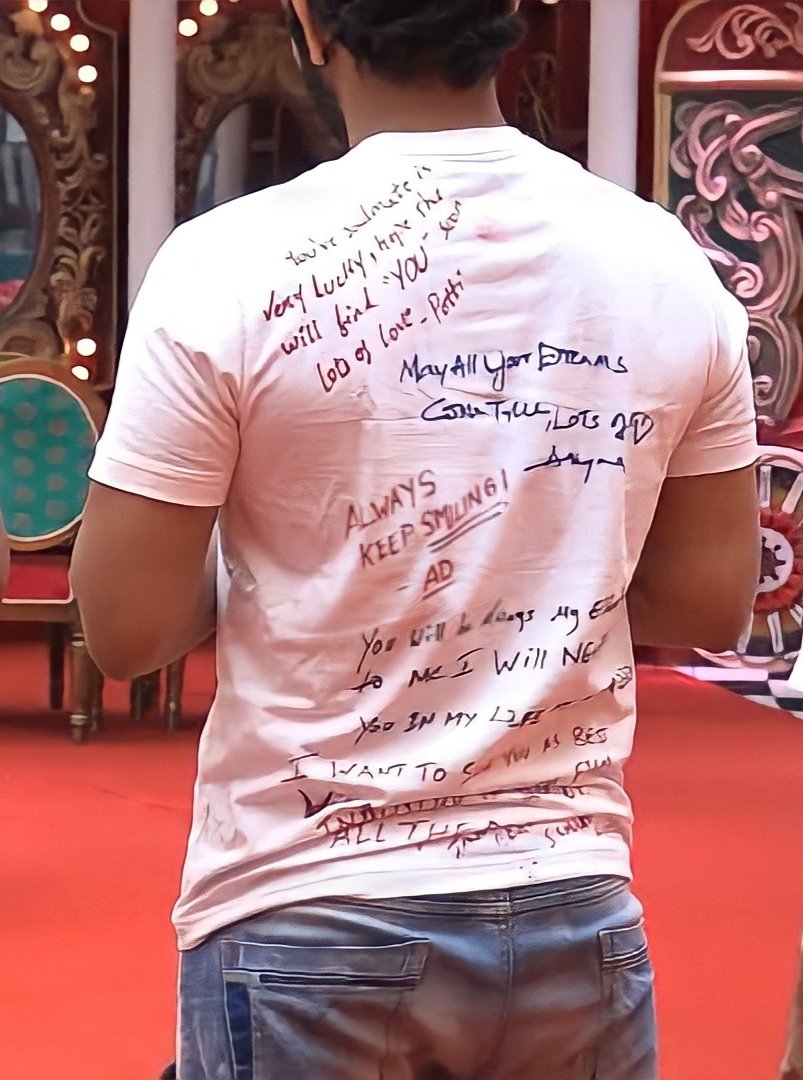 AkhilS_Trends17's tweet photo. WE LOVE AKHIL SARTHAK

Memories ! Farewell moments !!
We gonna miss biggboss a lot isn't it?? https://t.co/8fxTWaYUBG