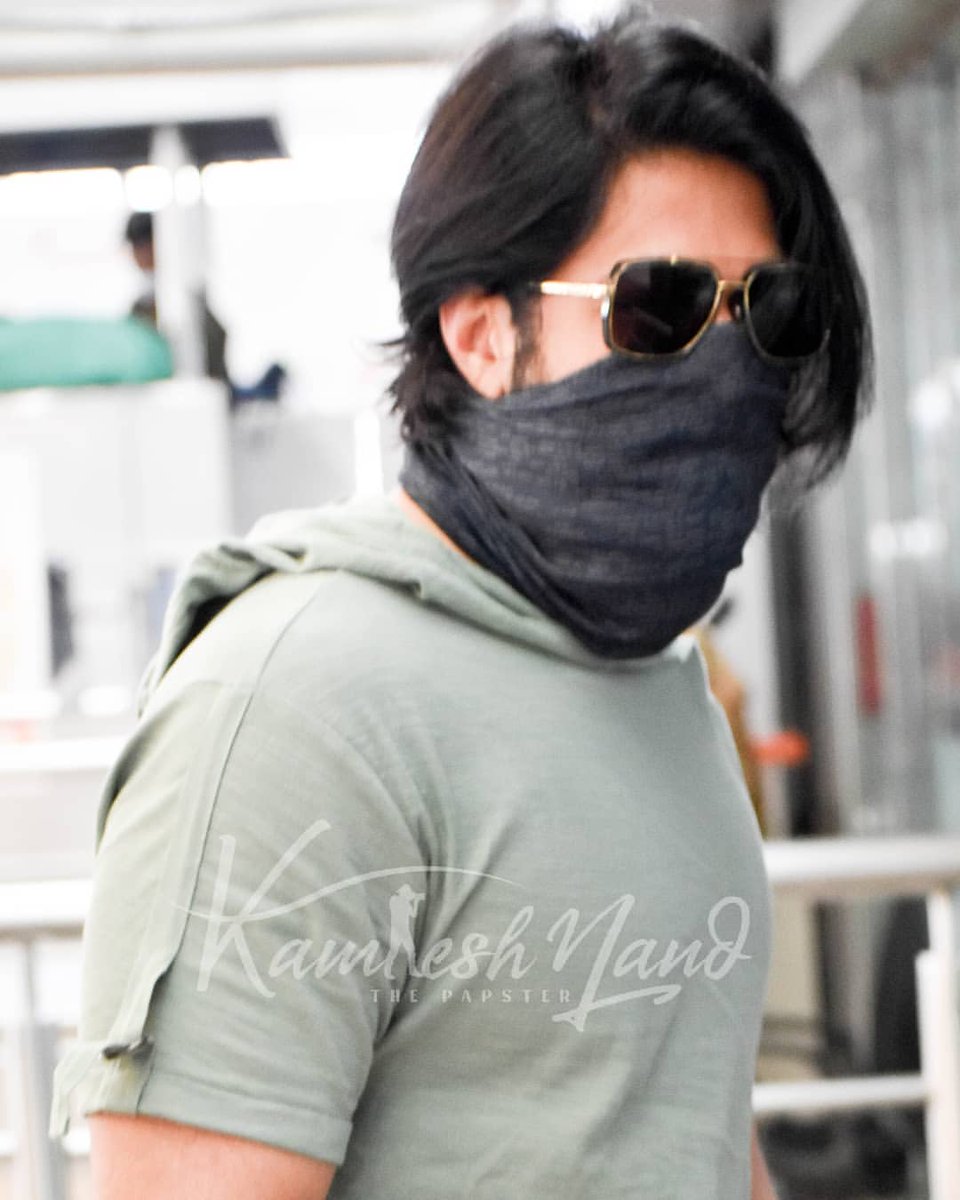 Shetty_0000's tweet image. #KGFChapter2TeaserOnJan08 #KGFchapter2UpdateOnDec21 #yashboss #Yash @TheNameIsYash @KGFChapter2