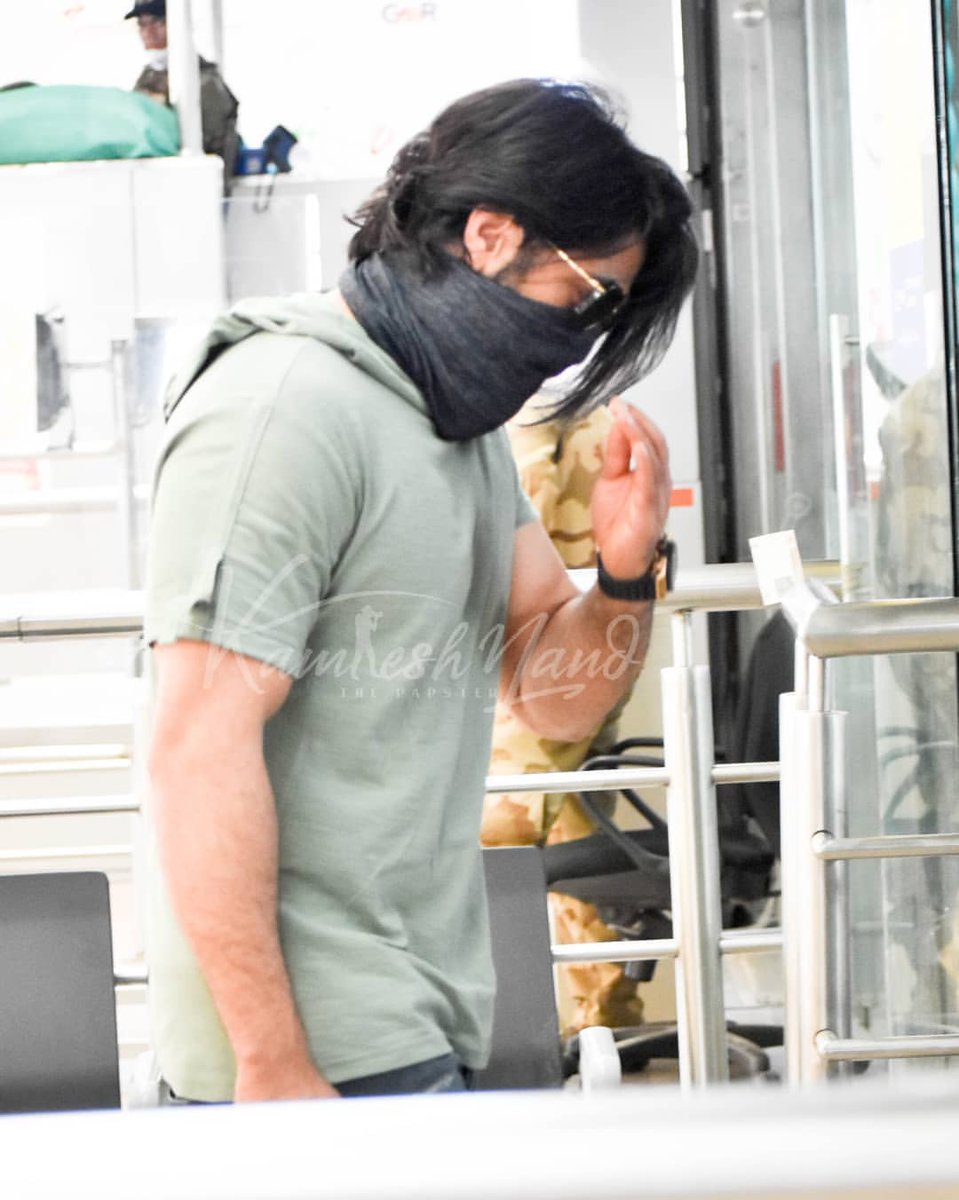 Shetty_0000's tweet image. #KGFChapter2TeaserOnJan08 #KGFchapter2UpdateOnDec21 #yashboss #Yash @TheNameIsYash @KGFChapter2