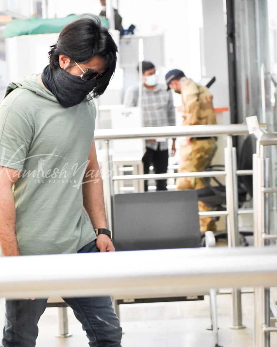 Shetty_0000's tweet image. #KGFChapter2TeaserOnJan08 #KGFchapter2UpdateOnDec21 #yashboss #Yash @TheNameIsYash @KGFChapter2