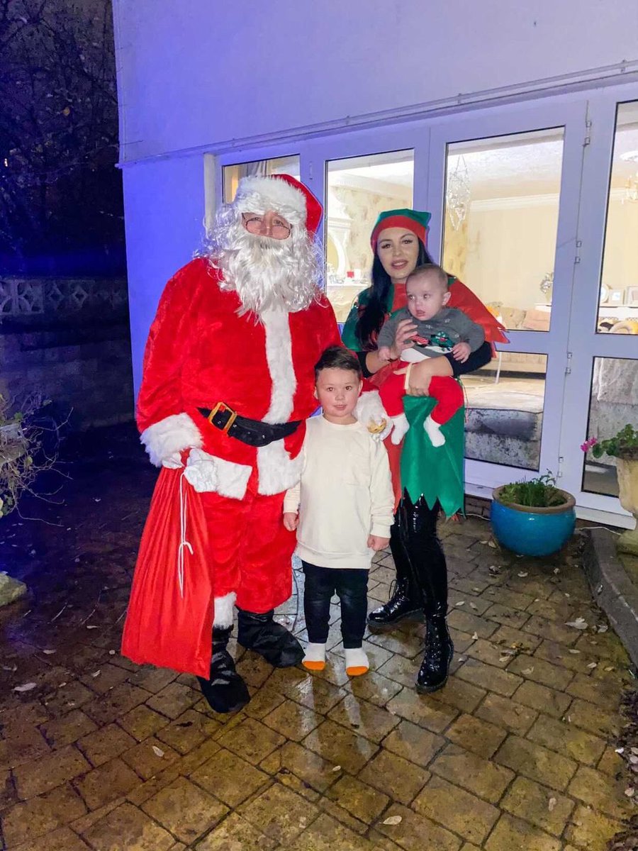 When Theo met Santa ⭐️

Why does Theo look about 7🥺🥺🥺