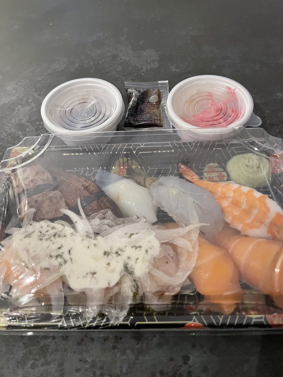 식사하셨어여?ㅎㅎ
혼밥합니다~