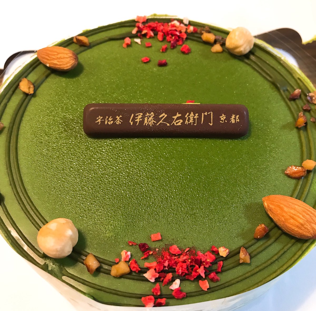 Izu I セブンイレブンのクリスマスケーキ 宇治抹茶ヘーゼルショコラ ﾜｰｲ セブンイレブン 京都伊藤久右衛門 クリスマスケーキ 抹茶ケーキ 抹茶