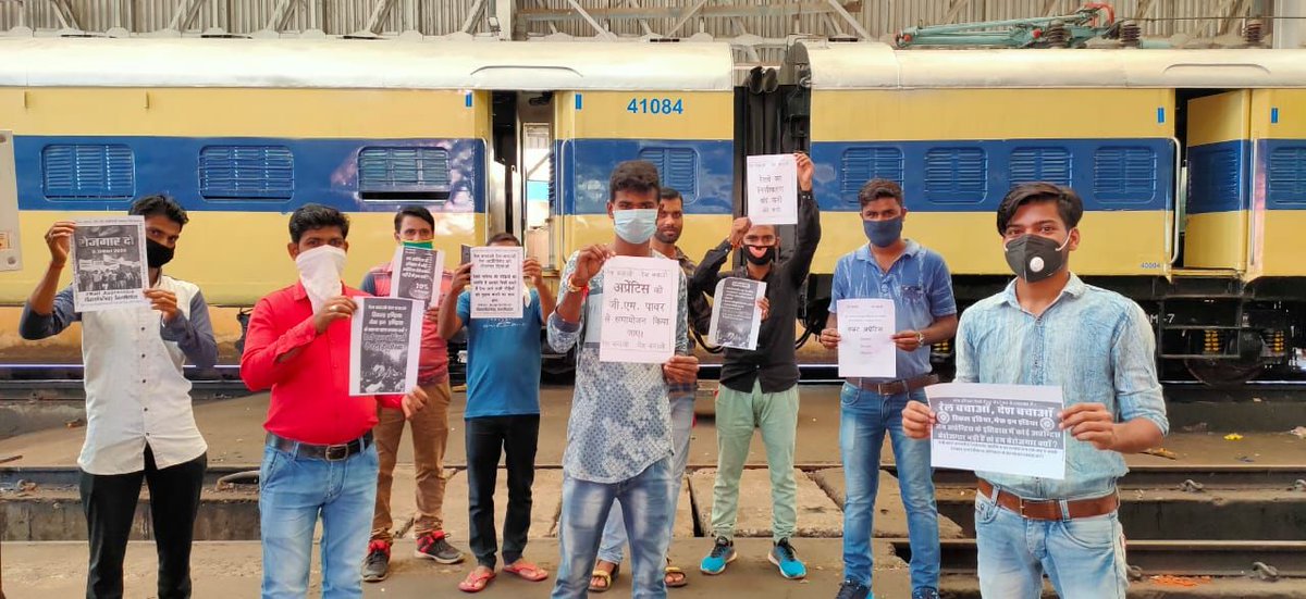 AIRAAAOFFICIAL's tweet photo. हम रेल अप्रेंटिस आज मन की बात मे अपने मन की बात कहना चाहते है,रेल अप्रेंटिस कई सालो से शोसल मिडिया से सड़क तक अपने मन की बात बता रहा है मगर रेल अप्रेंटिस के मन की बात आपकी सरकार कब सुनेगी।
#RailApprenticeMannKiBaat
@PiyushGoyal @narendramodi @RailMinIndia @v_k_yadava https://t.co/Yp4TX1DlKn