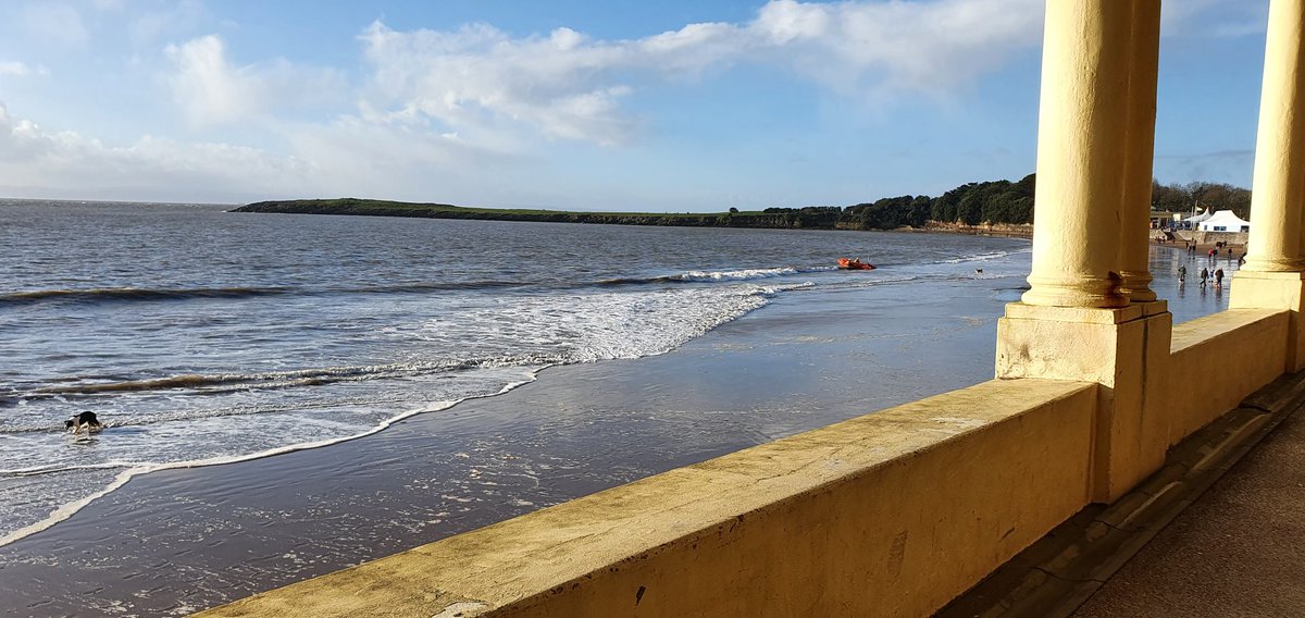 <a href="/RNLIBarrydock/">Barry Dock Lifeboat</a> out practicing Whitmore Bay #BarryIsland  #HappyChristmas 🎅🎄