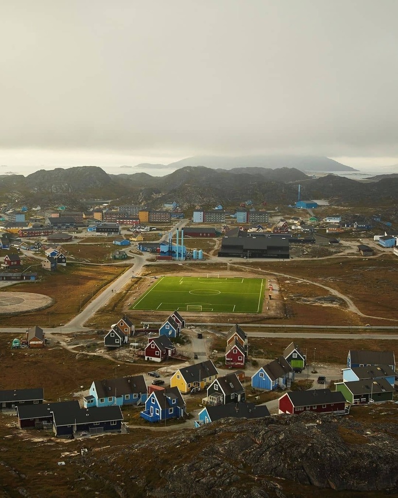 stadiongebod's tweet photo. Another #pitchoftheweek from the treasure trove called Greenland.
#footballlandscapes #whereisfootball
#whensaturdaycomes #showmefootball #visitgreenland #paamiut #greenlandpioneer #greenland #nunarputnuan #pitchoftheweek #pitchperfect #arctic #bucketl… https://t.co/LImbBjynCi https://t.co/5LYLVACVNF