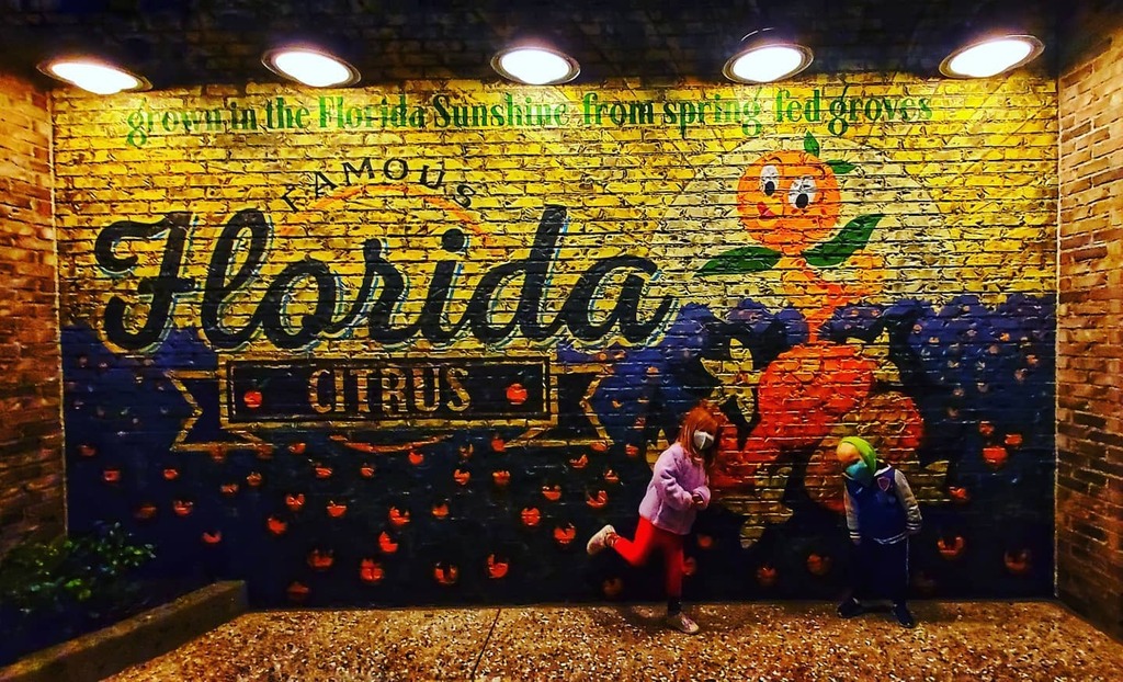 magictravelguy's tweet photo. Team Magic Travel Guy 🪄 is also Team Orange Bird 🍊🐤!

#tmtg #tmflt #travel #travelagent #themagicforless #themagictravelguy #waltdisneyworld #wdw #disneyworld #orangebird #disneysprings #disney #instadisney #orlando #florida #sunshinetreeterrace #Flo… https://t.co/KxVtnFr6tE https://t.co/KTi9Whd3Q6
