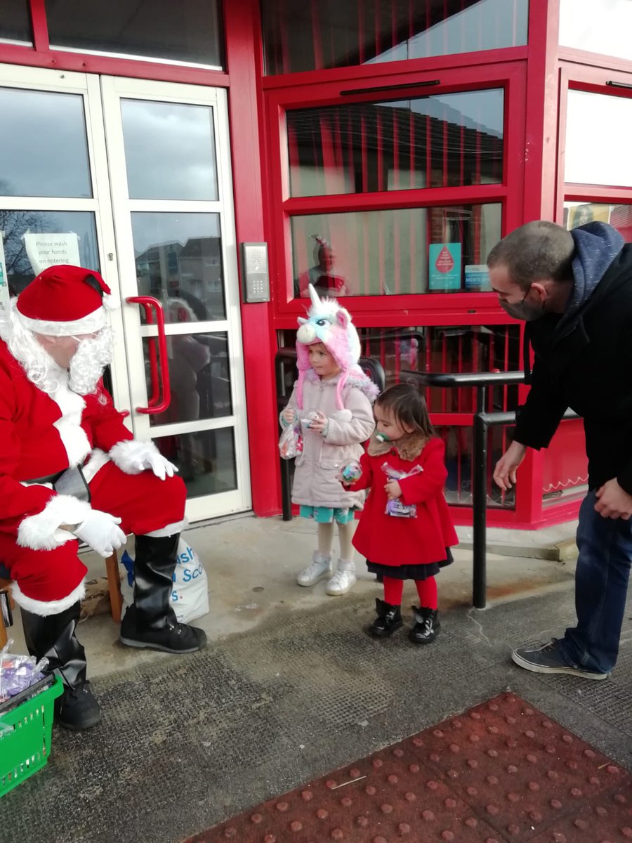 nwkleus's tweet photo. Santa has arrived at NWKLEUS! He's here today and tomorrow from 12:00 until 14:00 so be quick! https://t.co/y4X2LDLy4L