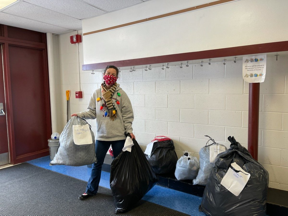 Little_Leos's tweet photo. We serve! We can do virtually anything!  Our club started a coat drive for Anton's Coats for Kids two weeks ago, and we already collected 34 coats!  Thank you to everyone who donated! We did our first coat drop off yesterday!#HowardRocks #WBwildcats https://t.co/8X4nae23Px