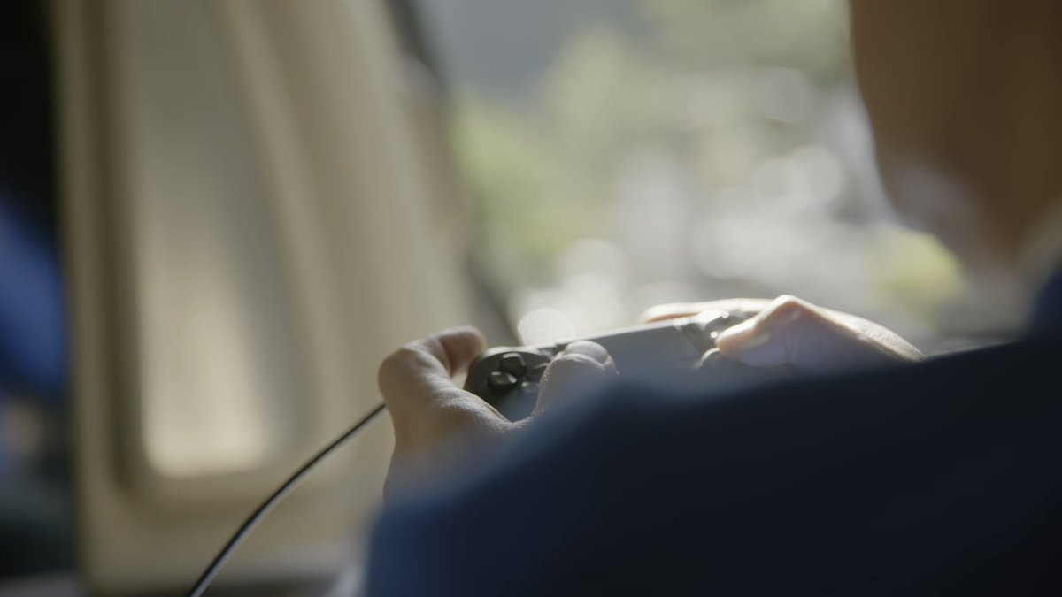 METALBUTTER's tweet image. 촬영하다가 쉬는 시간에 게임하는 백종원 선생님 명언 터진다. 저 짧막한 한마디에서 게임을 대하는 마음이 바로 느껴짐.