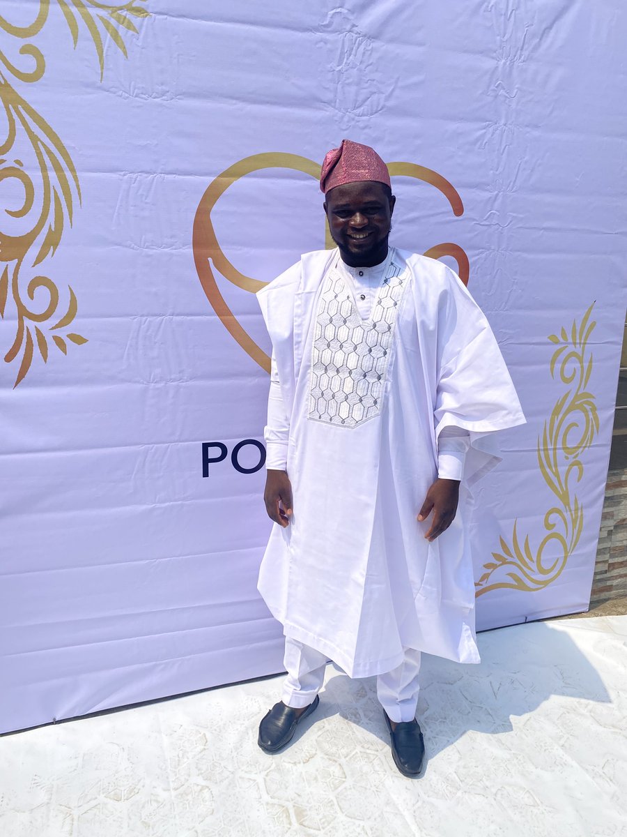 RidwanuLlah's tweet photo. @brainadam_01 did a great job on this Agbada. He did it without measurement and it's awesome.
#Adamcouture
#PSA2020 https://t.co/yKYEBSPjah