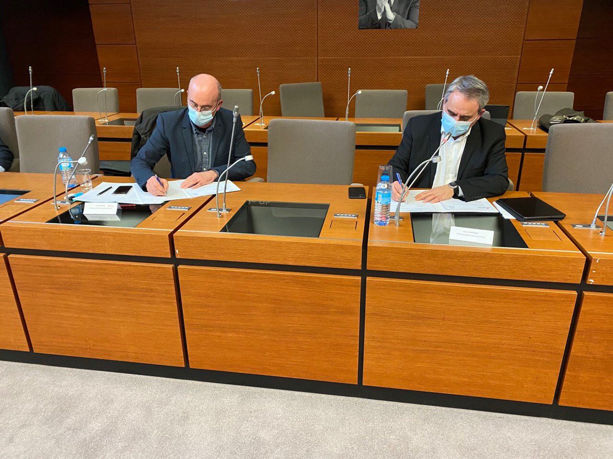 Signature d’une convention avec le Conseil Régional Hauts-de-France concernant l’accès aux marchés publics de la région pour nos artisans et le recrutement de salariés dans le bâtiment <a href="/hautsdefrance/">Région Hauts-de-France</a> <a href="/xavierbertrand/">Xavier Bertrand</a> <a href="/PechonPaul/">Paul Pechon</a> <a href="/CAPEBPL/">CAPEB62</a> <a href="/CAPEB59/">CAPEB du Nord</a>