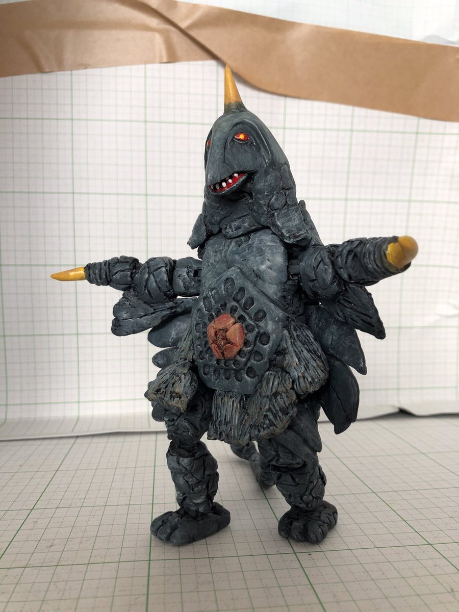 gbr12401491's tweet photo. ウルトラマンタロウに登場する改造ベムスターを造ってみました。
ある程度、ポーズが取れるよう可動するようにしました。
#ウルトラフィギュア改造同好会 
#造ってあそぼ
#ウルトラ怪獣立体化計画 https://t.co/5PZoGo7G5C
