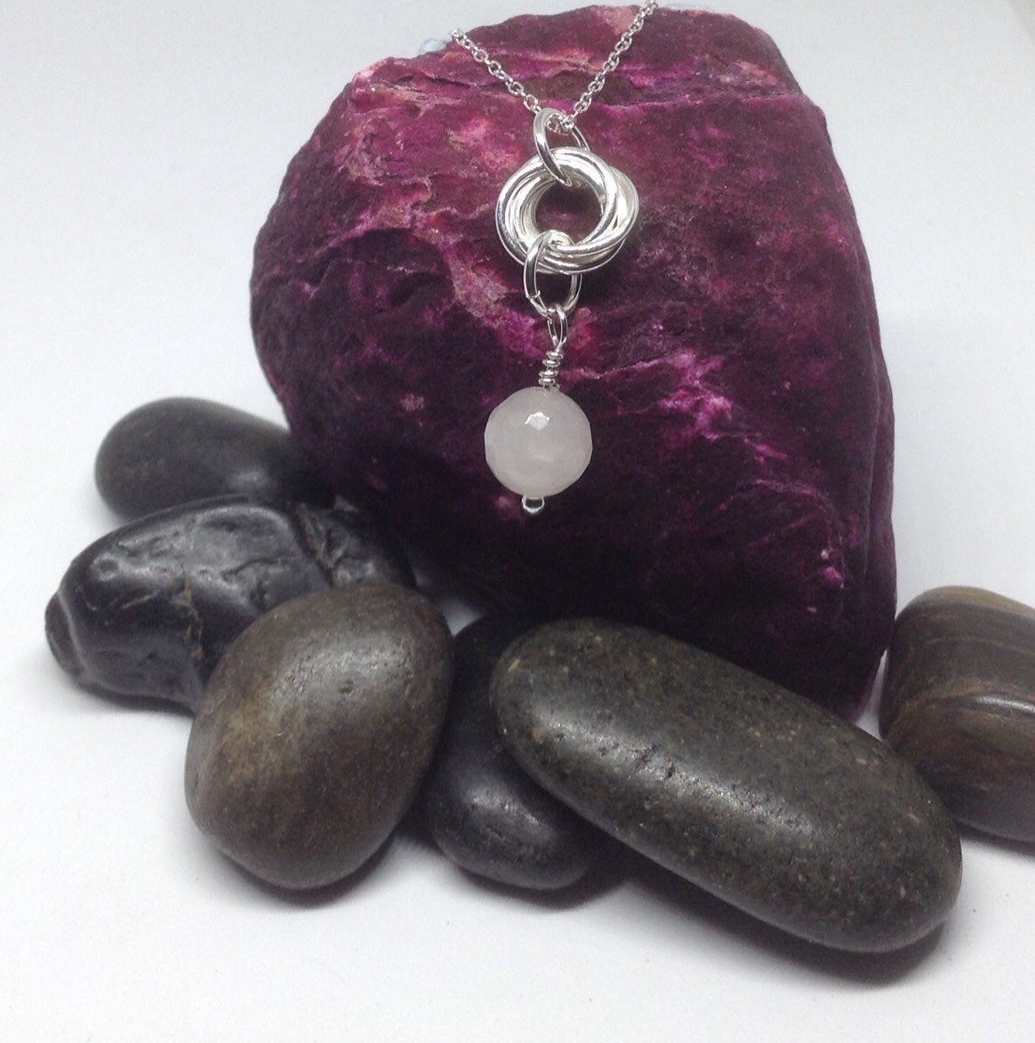 ArtisanJByViv's tweet photo. Rose Quartz Dainty Necklace, Sterling Silver Necklace, Gemstone Pendant, Chainmaille Pendant, Christmas Gift For Girlfriend, Gift For Mum https://t.co/ZiZ59HAkmW #Etsy #BeadsofCreation #ChristmasGift https://t.co/QqNoEPSgoo