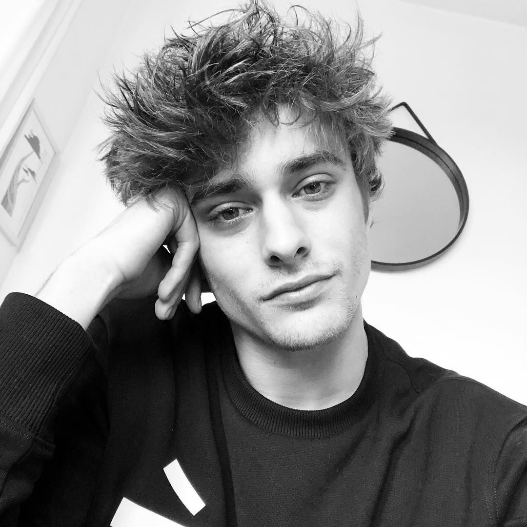 Zephky's tweet photo. Que lindo dormir sin sentirse culpable por no estar estudiando. https://t.co/5Wnw9YadH5