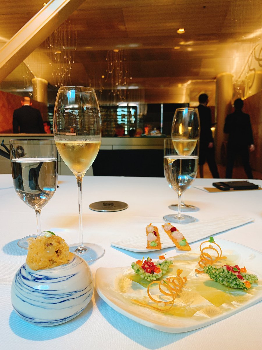 SandraMartorell's tweet photo. Lasarte! ๐ซ excited! ๐คฉ @LasarteBCN @PaoloCasagrande #michelin #tastingmenu #sistersdate https://t.co/hFAWgjixSa