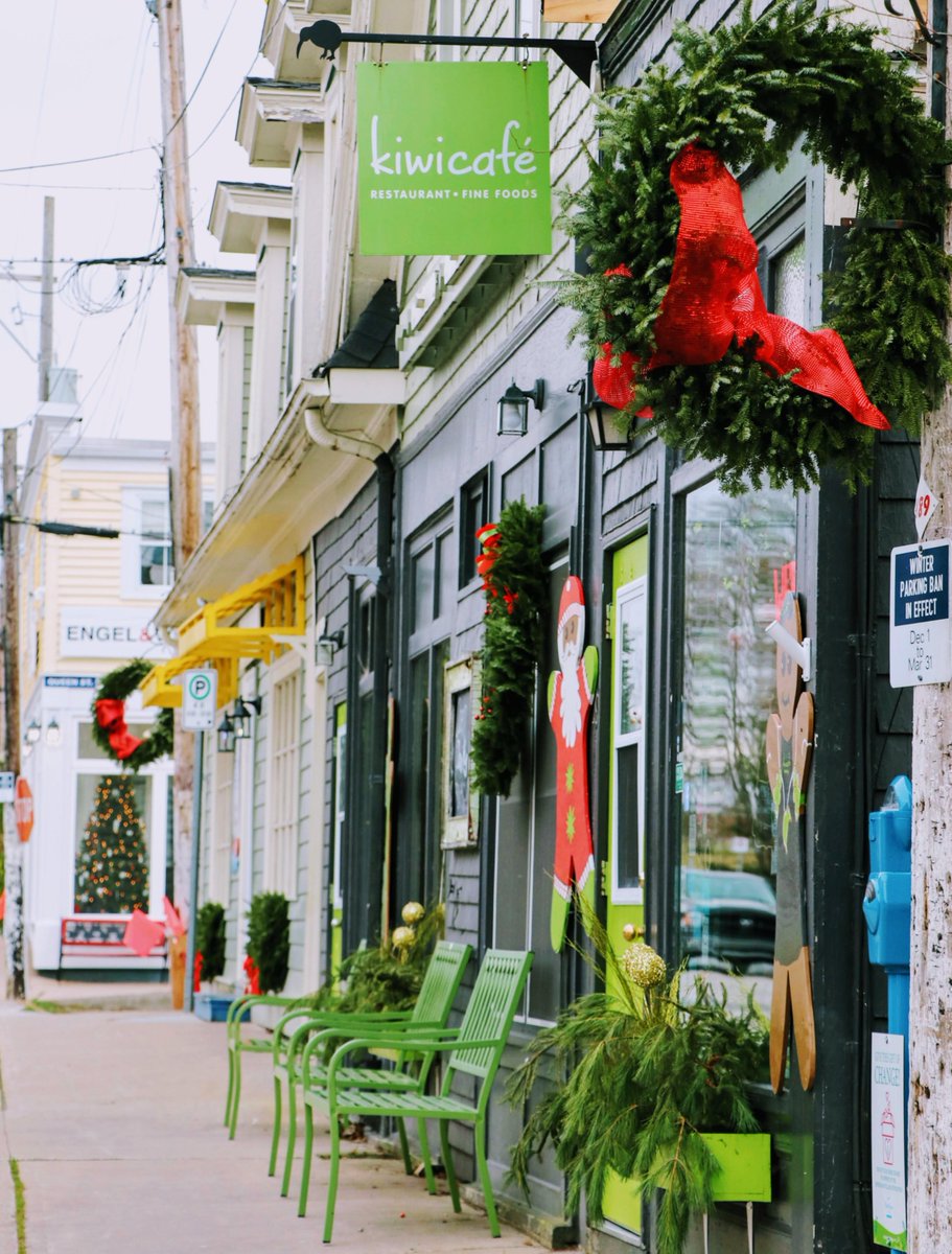 Chesterplayhous's tweet photo. Get your last-minute Holiday shopping done in Chester. There are so many unique finds in the Village!
#stepupforlocal #supportlocal https://t.co/R23X2UrXXO