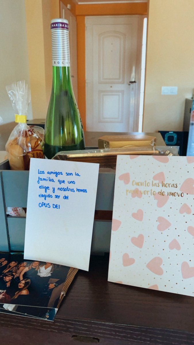 Llevo 3 semanas con covid en casa, ayer me dieron una mala noticia y estaba de bajon y mis amigas me han hecho esta sorpresa, son las mejores❤️Soy muy afortunada, gracias❤️