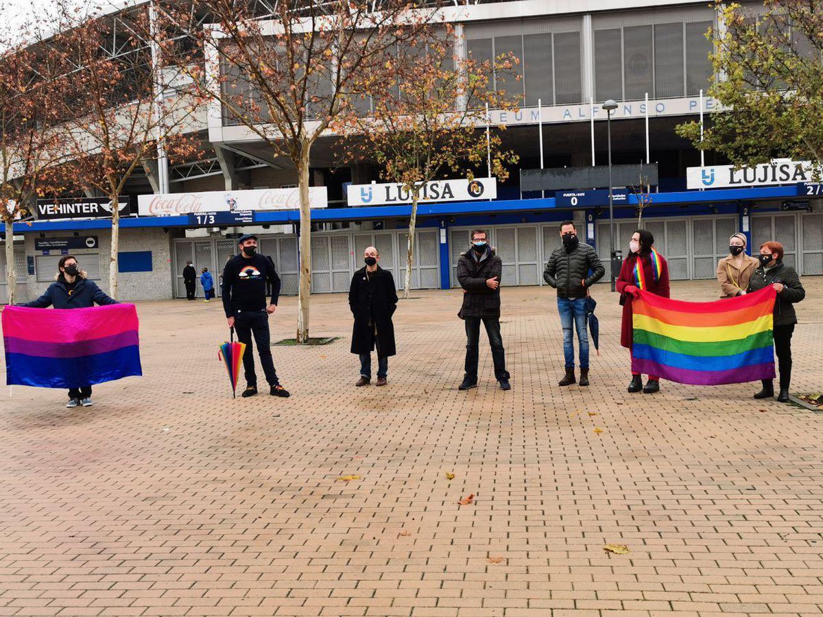 LEGAYNES's tweet photo. Esta mañana @LEGAYNES en #GetafeNorte en concentración convocada por @GaytafeLGBTI condenando la #LGTBIFOBIA sufrida hace unos días en la localidad por un miembro de nuestra comunidad. #NingunaAgresionSinRespuesta #NoEstasSola #NoEstasSolo #NoEstasSole https://t.co/XpYyrNl2sh