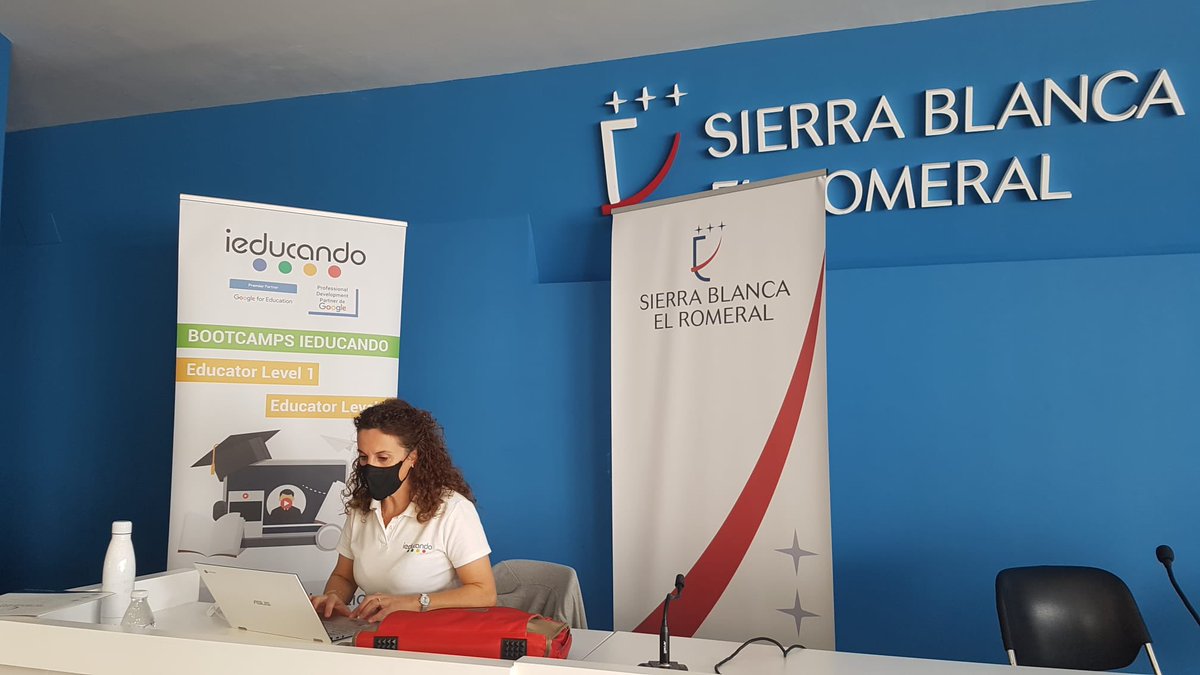 begocarramolino's tweet photo. Los profes de @CSierraBlanca @attendis @El_Romeral empiezan a calentar motores para realizar su examen de certificación de @GoogleForEdu 
#ieducandoBootcamp #ieducandoformacion @ieducando @jacondea también está apoyando 👍🏼😃 https://t.co/wEK7kNxUy0