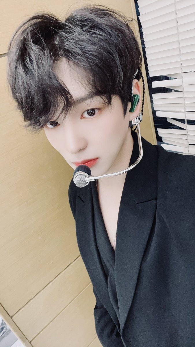 NewWorld_VICTON's tweet photo. [#찬]🖤-@
앨리스...
보고싶다...🥺 https://t.co/bGzuOYIzAE