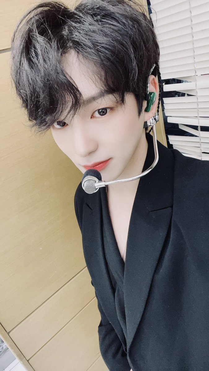 NewWorld_VICTON's tweet photo. [#찬]🖤-@
앨리스...
보고싶다...🥺 https://t.co/bGzuOYIzAE