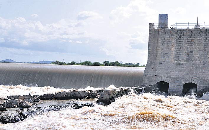 This project provides water to 2.2L acres of land for agriculture and drinking water to nearest villages.Rajoli Banda Diversion Scheme (RDS) : It is constructed on Tungabadra River at Rajoli banda near Ieeja of Gadwal District. It provides water to 90k acres oof land for agri.