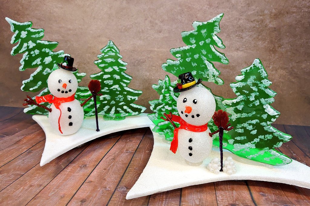 Pulled &amp; blown sugar snowmen display pieces #sugarart #isomalt #pastrycheflife #sugarartistry