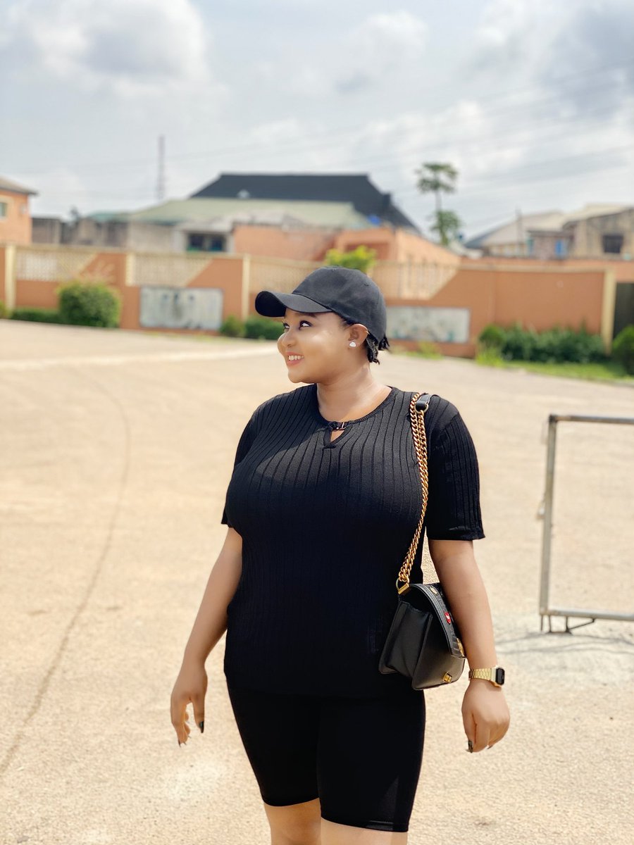 fairyabby1's tweet photo. Omo thicker body🖤 https://t.co/tG30EuZasx
