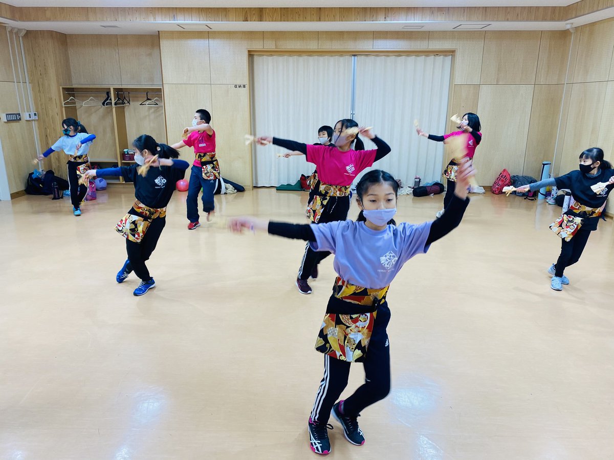 佐東龍一 今日はキッズクラスの指導 ドッジボールが 上手くなりたいということで 投げ方の指導もしました 室内だったので 軟らかいボールでスローイングと キャッチングを一人一人チェック 次回は広いところで やりたいですね 相模原市 健康運動 運動 佐東龍一 今日はキッズクラスの指導 ドッジボールが 上手くなりたいということで 投げ方の指導もしました 室内だったので 軟らかいボールでスローイングと キャッチングを一人一人チェック 次回は広いところで やりたいですね 相模原市 健康運動 運動