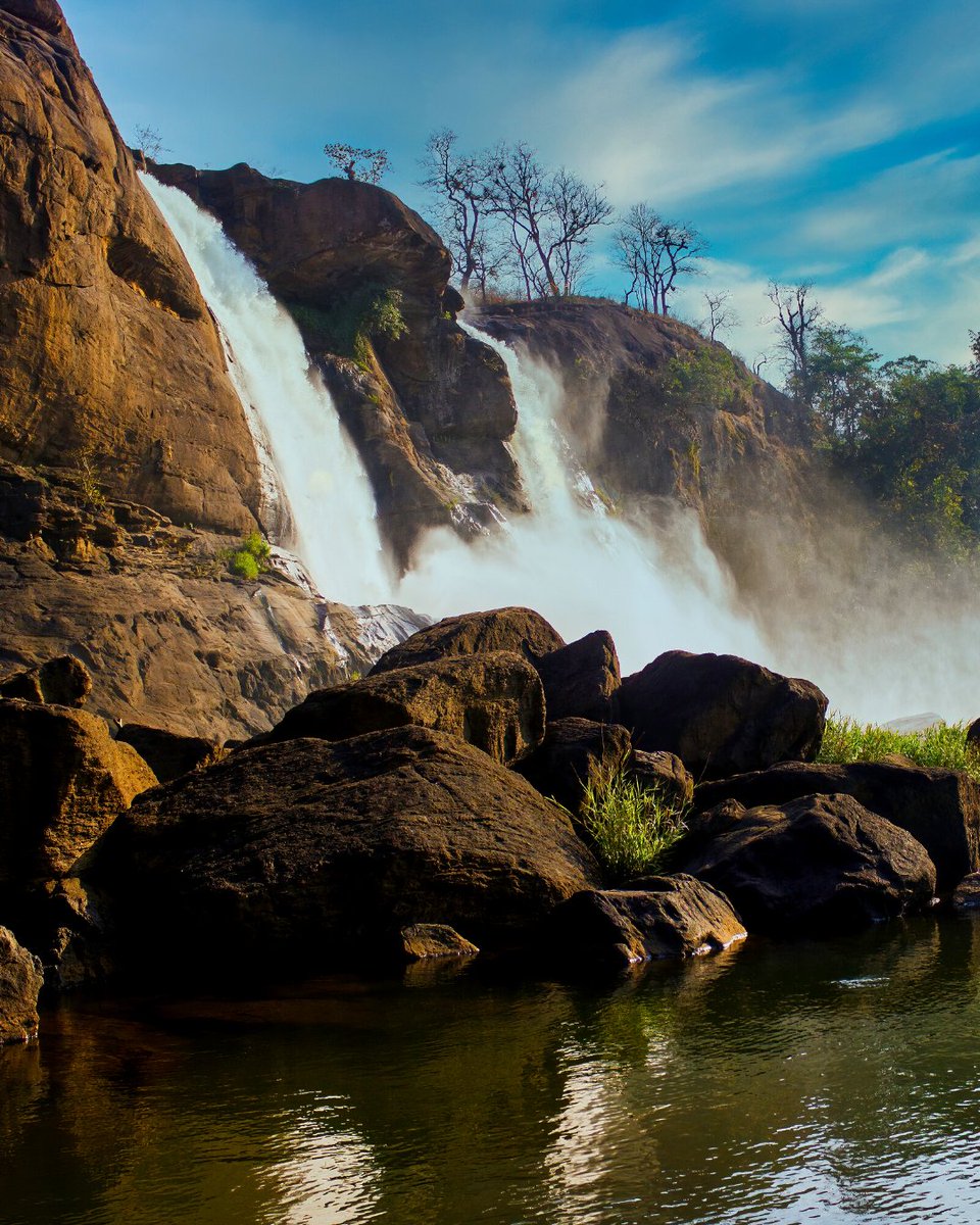 Travelxpdotcom's tweet photo. Witness the exuberating beauty of this mighty waterfall in the "God's Own Country"

#Travelxpdotcom #Kerala #Athirappally #largestwaterfall #Athirappallywaterfalls #Athirappallydiaries #Keralatourism #Keralaattraction #Keralagodsowncountry #travelKerala  #travel #travelIndia https://t.co/GyZxHmxEOc