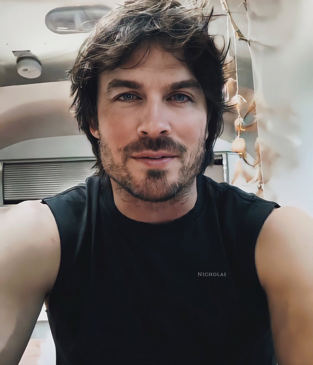 Nadinetmyers's tweet photo. I've been roaming around, always looking down and all I see painted faces fill the places I can't reach you know that I could use somebody Off in the night while you live it up, I'm off to sleep waging wars to shake the poet and the beat I hope it's gonna make you notice https://t.co/7f6QQGonxG