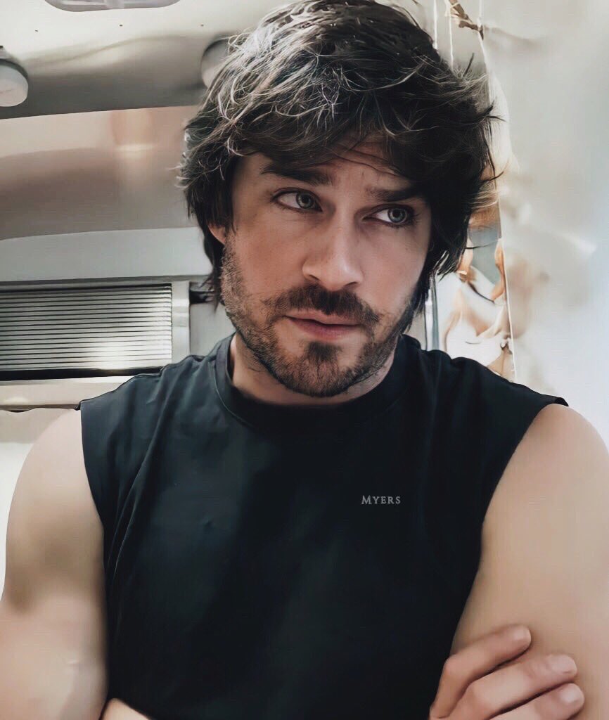 Nadinetmyers's tweet photo. I've been roaming around, always looking down and all I see painted faces fill the places I can't reach you know that I could use somebody Off in the night while you live it up, I'm off to sleep waging wars to shake the poet and the beat I hope it's gonna make you notice https://t.co/7f6QQGonxG