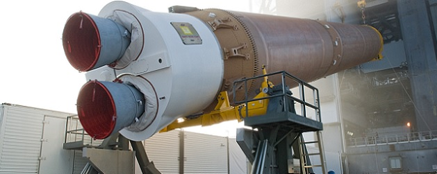 Aujourd'hui, pas un seul pays spatial n'est pas allé acheter des trucs chez les soviétiques.Sauf Israël.TOUS les pays de la planète sont allés se servir en Russie pour leur différents projets. Un véritable pillage que les russes avaient du mal à endiguer.