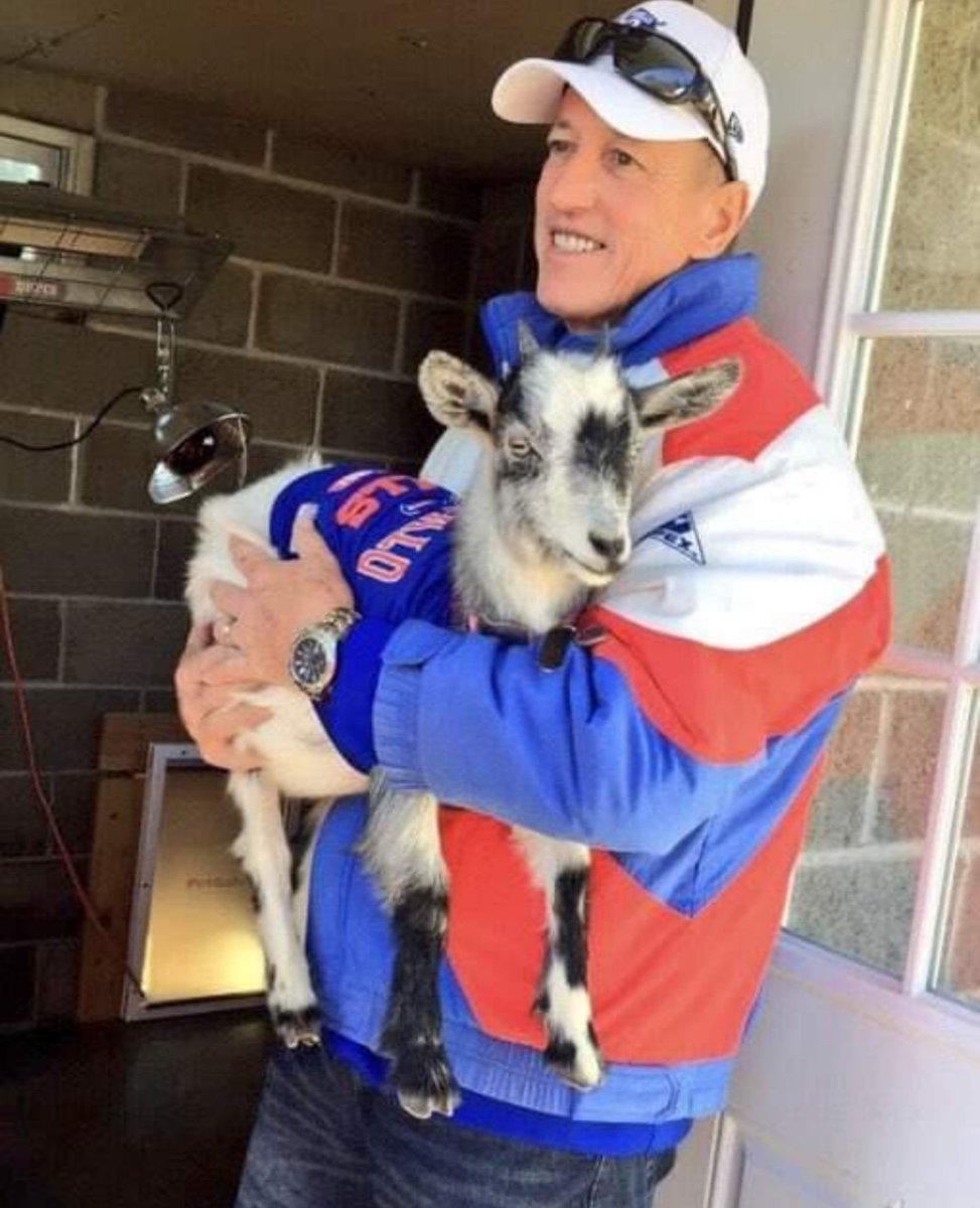 Jim Kelly holding a young Josh Allen last time the Bills won the AFC East 25 years ago. Let's go win the division today #BillsMafia
