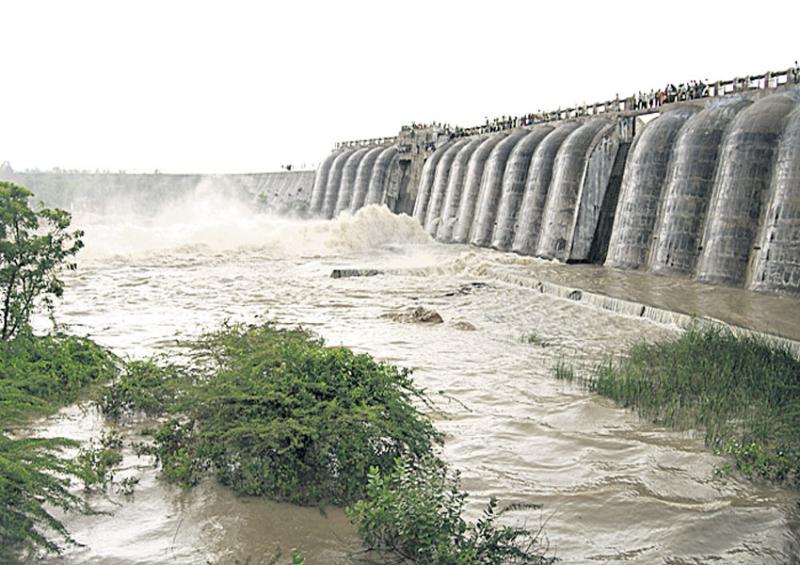 Sarala Sagar Project is the second biggest dam in Asia with siphon technology. It is the oldest project in India after independence Raja of Wanaparthy Raja Rameshwara Rao constructed this project. It provides water to 5000 acres for irrigation.