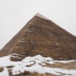異常気象？ピラミッドで有名なエジプトで雪が積もっている!
