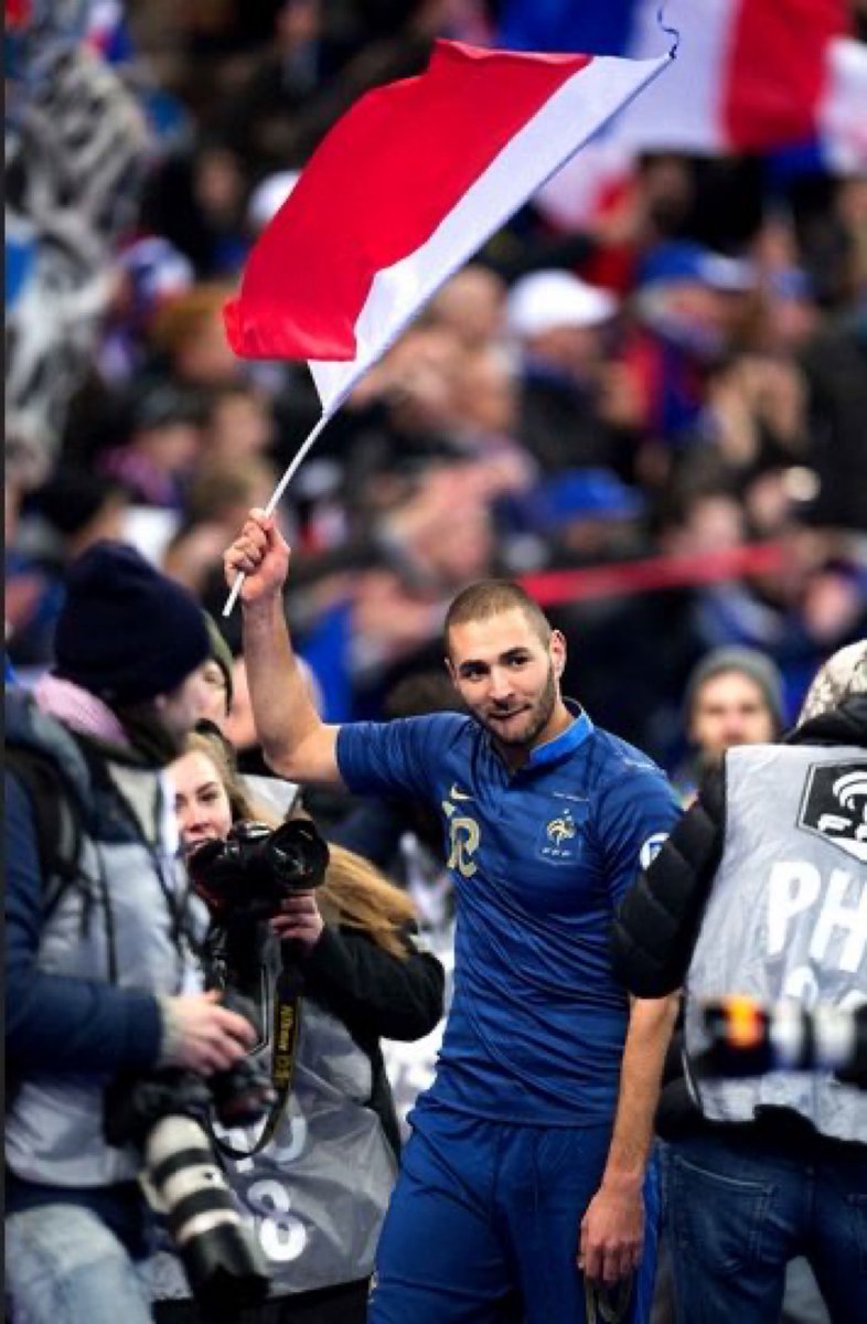SELECTION Le 19 novembre 2013, il marque un but face à l’Ukraine, une rencontre marquée également par un doublé de Sakho qui permet à la France de se qualifier pour la CDM 2014.