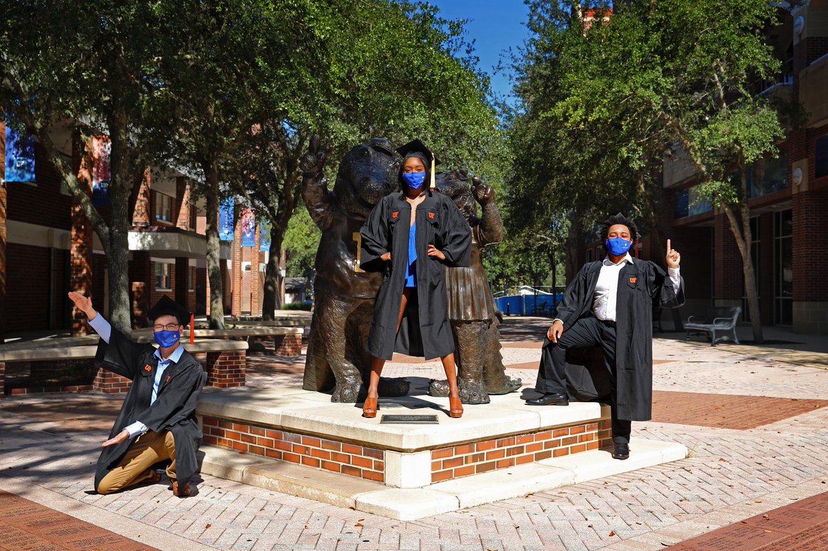 MFOSatUF's tweet image. Congratulations to #UF20! We are so proud of you and can’t wait to see what else you accomplish! The sky is the limit for #FirstGenUF 🎓🌟💚