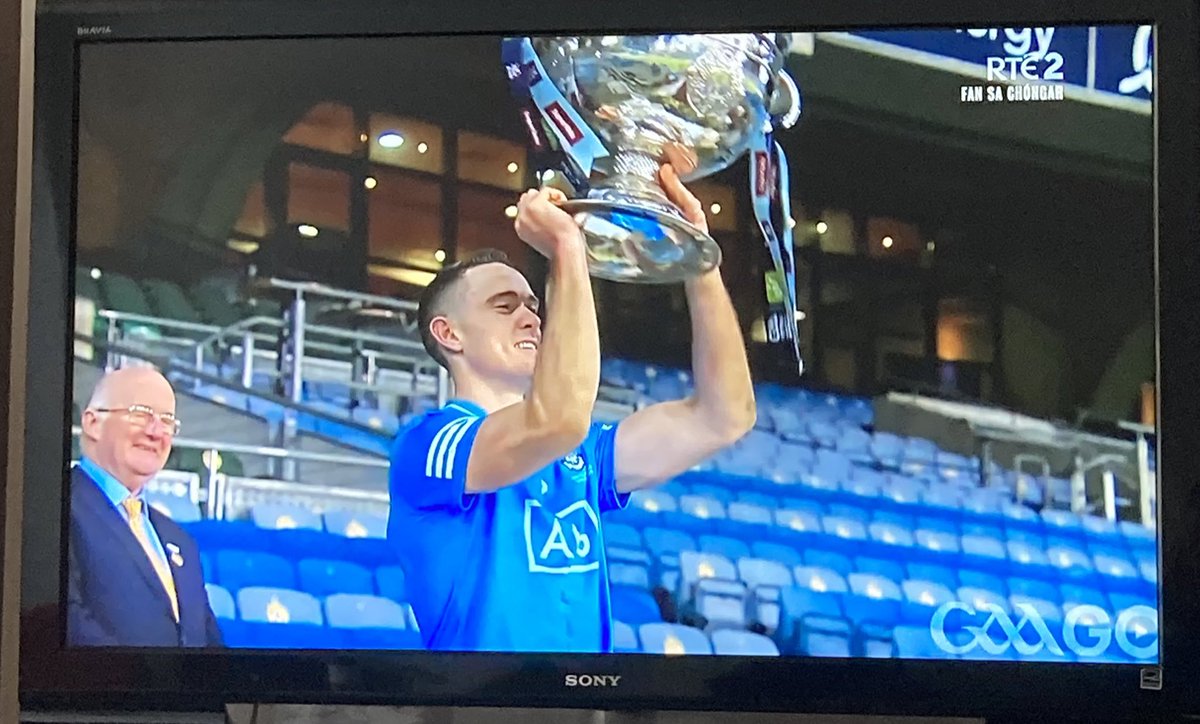 jimkelly2006's tweet photo. A record that may never be broken - congrats to our brilliant @DubGAAOfficial history makers💙🏆🏆🏆🏆🏆🏆. Commiserations to @MayoGAA who as ever pushed Dublin every inch of the way #GAA #GOAT https://t.co/LPlJ9Dqaui