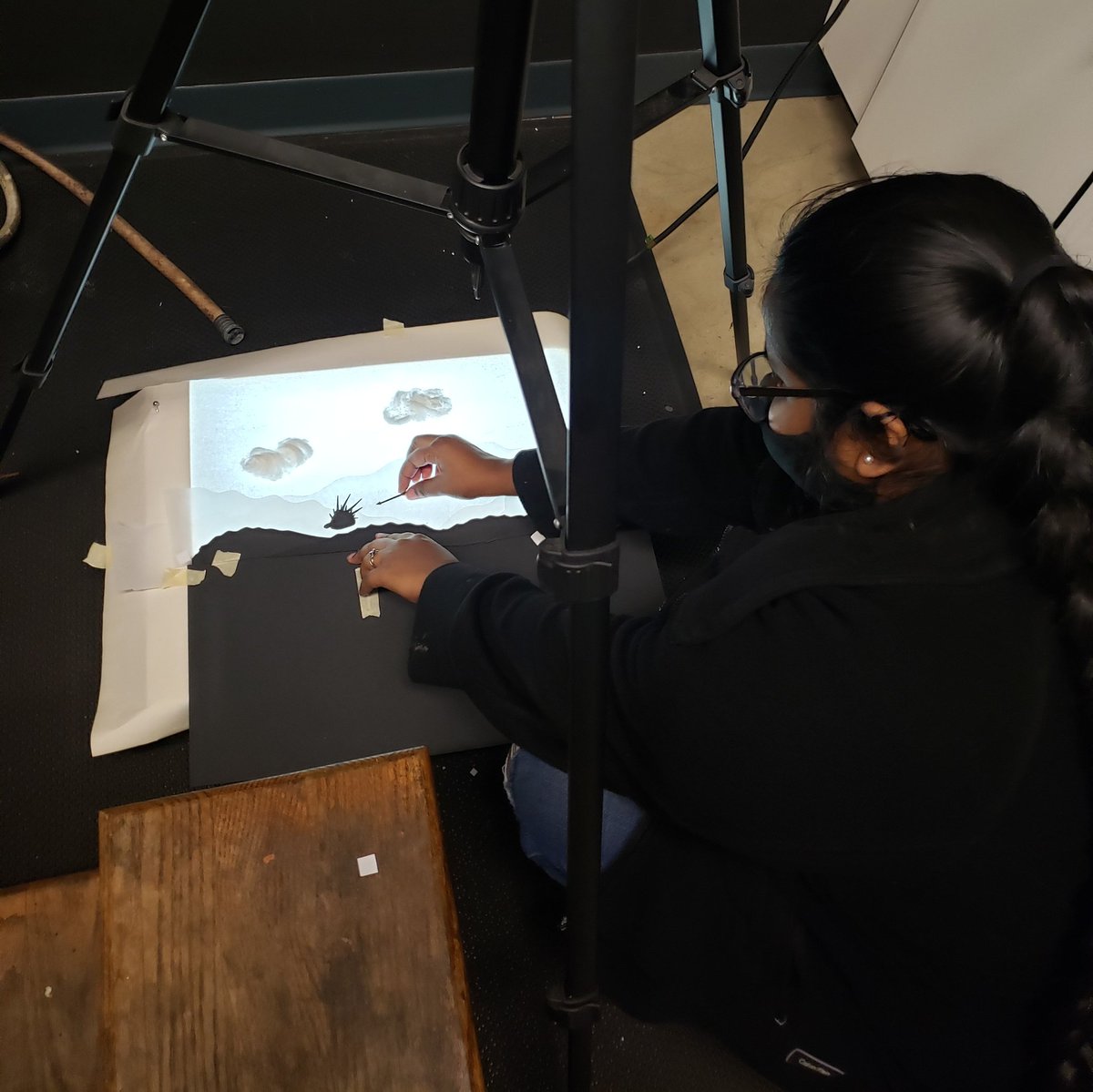 Judsonartdesign's tweet photo. Get excited!! ๐ Throughout the winter break we will be posting our Advanced Graphic Design students' stop motion videos, so stay tuned! For now, here are some behind the scenes photos of our students' lighting set ups!
-
#adcommunity #stopmotion #behindthescenes https://t.co/D2u5PGpIZc